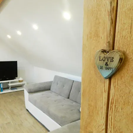 Apartment Domacija Loncnar *