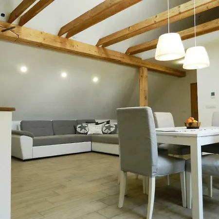 Domacija Loncnar בוהין